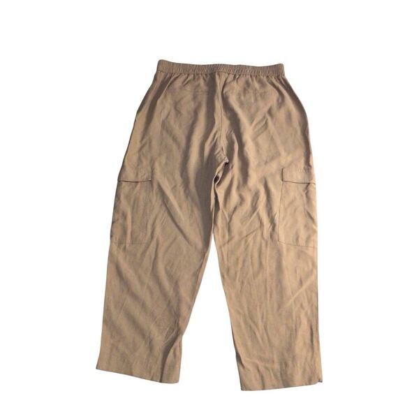 A New Day Women's Size XXL High-Rise Ankle Cargo Pants Elastic Waist Pockets Tan - Picture 3 of 10